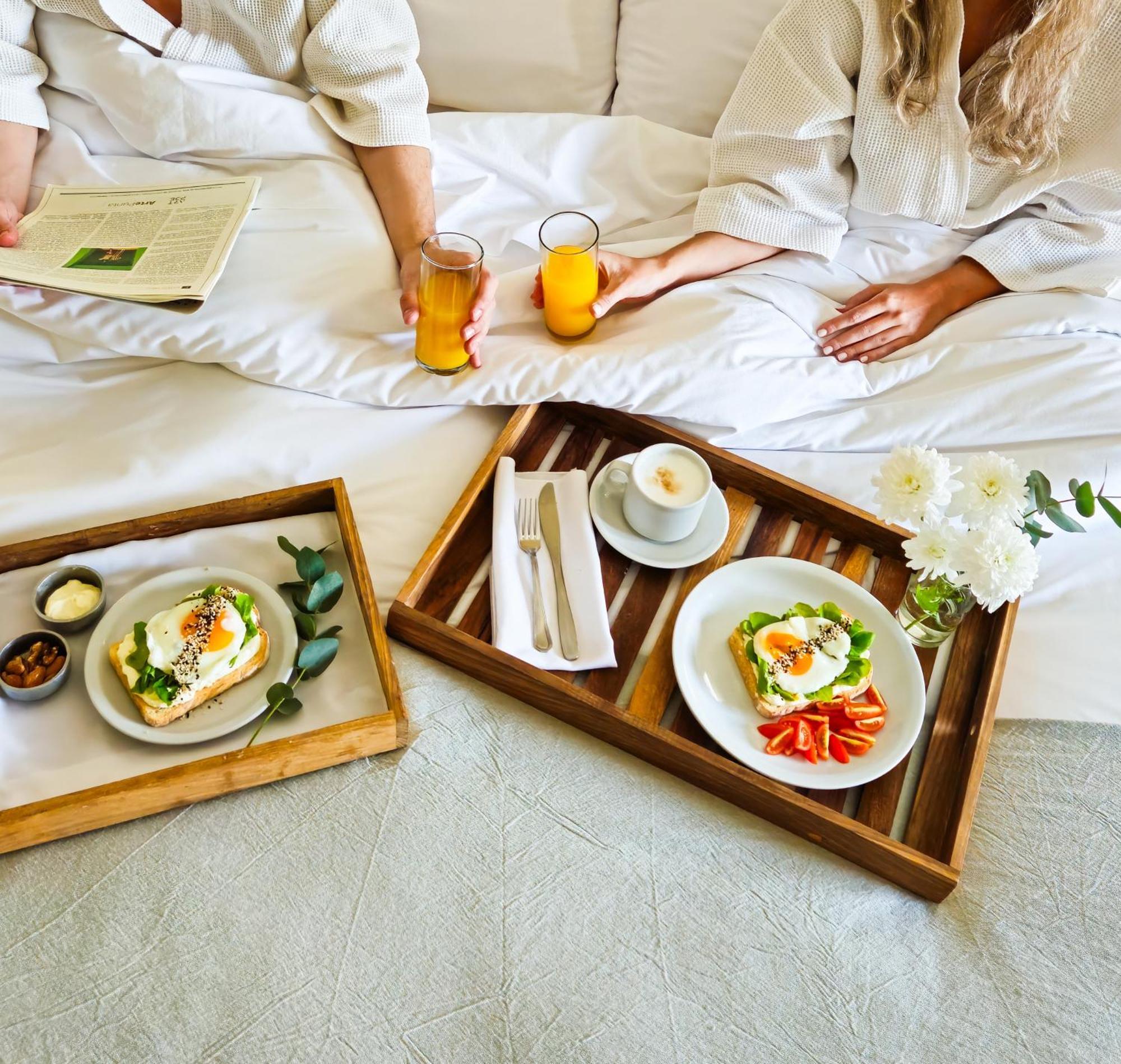 Hotel Wyndham Garden Campana Esterno foto